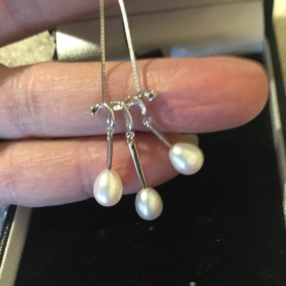 14K White Gold & White Freshwater Pearls Dangle Pendant - Picture 7 of 16